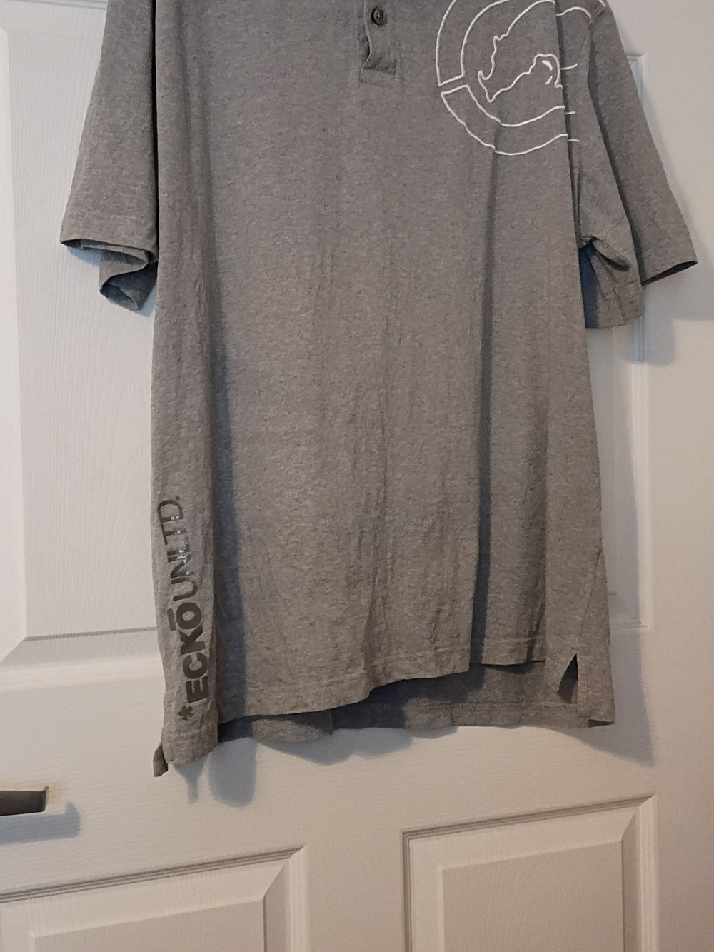Ecko Unlimited Men's Light Gray Henley Polo with Logo